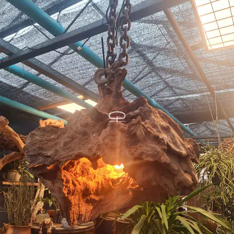 De Oerbron – Hanglamp van Versteend Hout & IJzerkracht