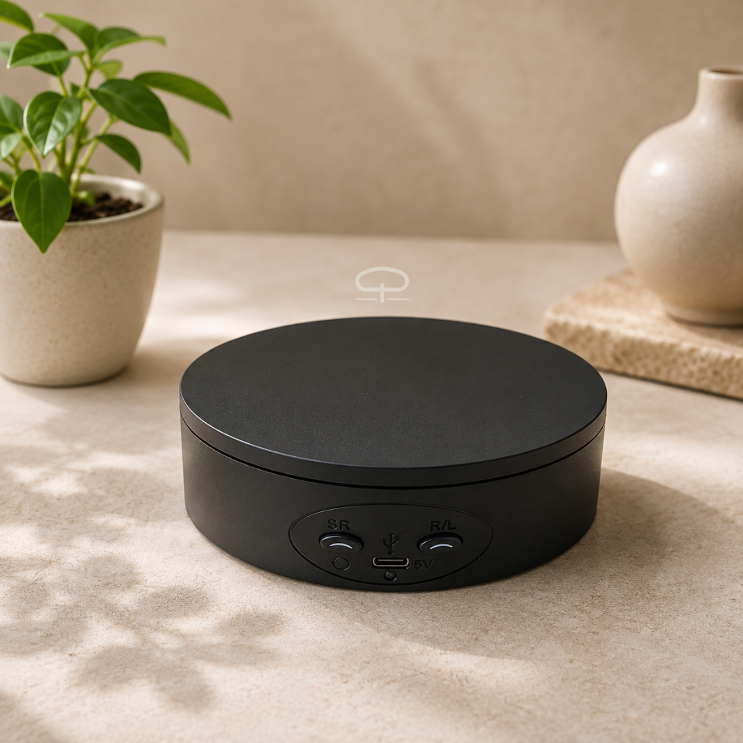 Kunststof electrisch draaiplateau van 13 cm - 2 draairichtingen - inclusief USB c voedingkabel. 2 kleuren beschikbaar : zwart en wit